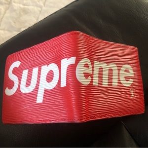 Lv supreme collab wallet